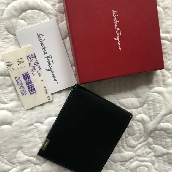 Authentic Salvatore Ferragamo Black Leather wallet - Picture 10 of 11